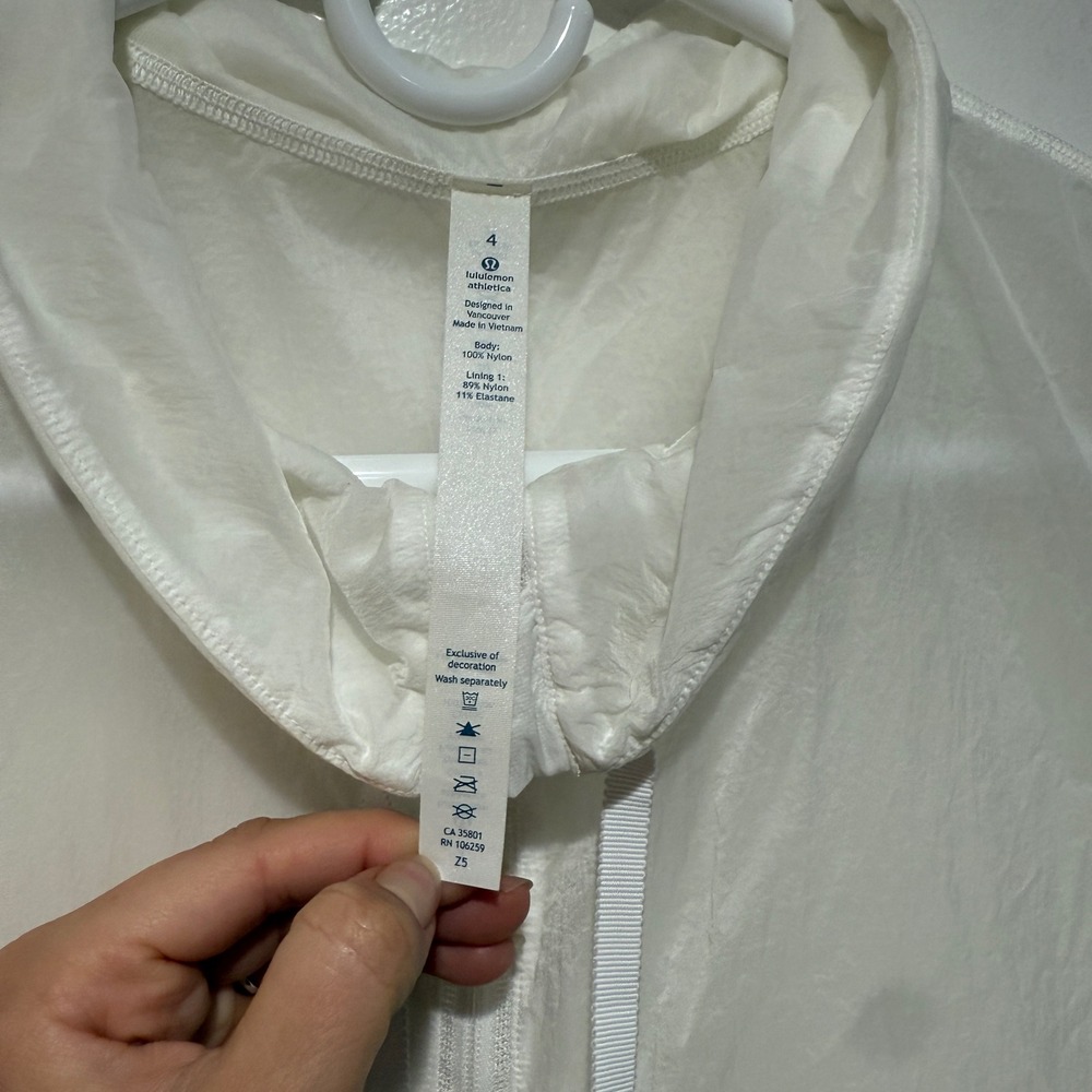 Lululemon Translu Anorak Rain Jacket White Translucent Full Zip Sz 4 Sheer Casua - Picture 3 of 16